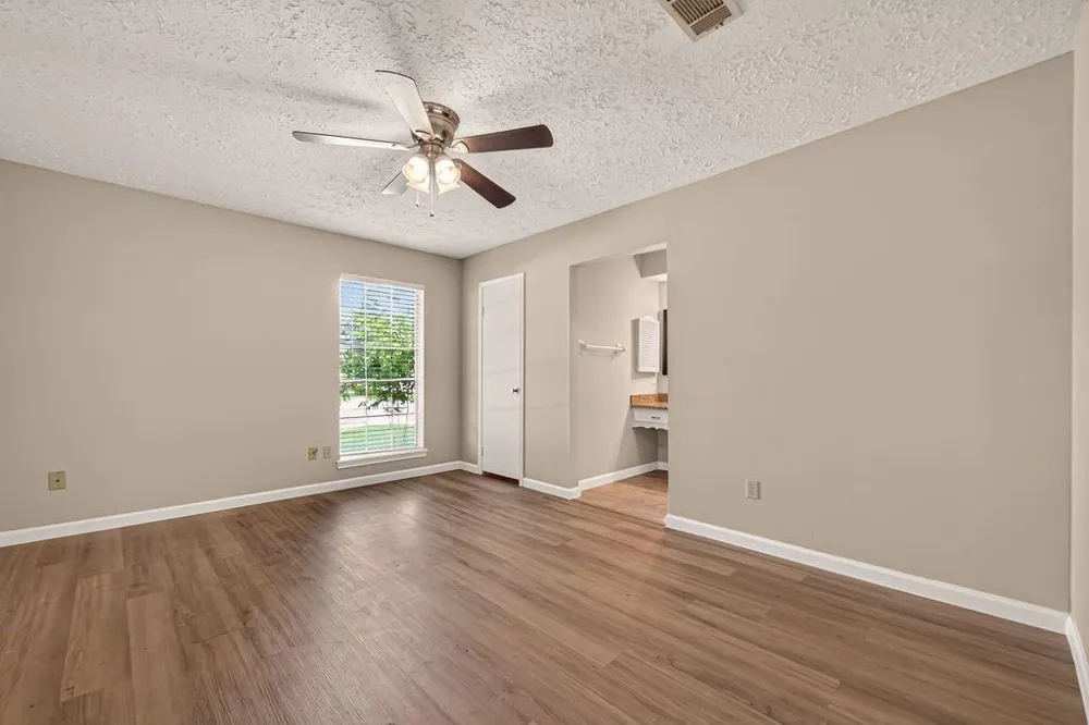 1519 Hitherfield Drive Sugar Land, TX 77498