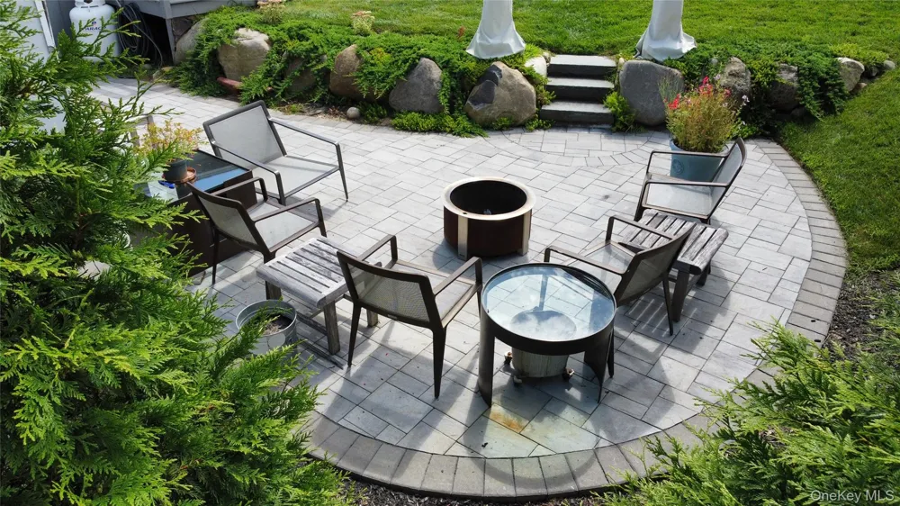 24 Canary Road Rocky Point, NY 11778