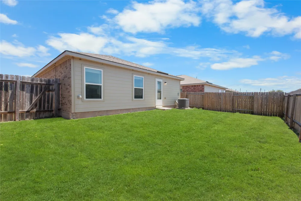 144 Continental Avenue Liberty Hill, TX 78642
