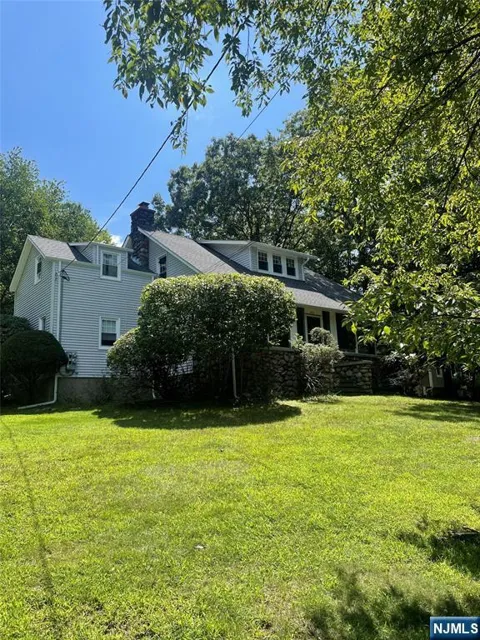 606 Wyckoff Avenue A