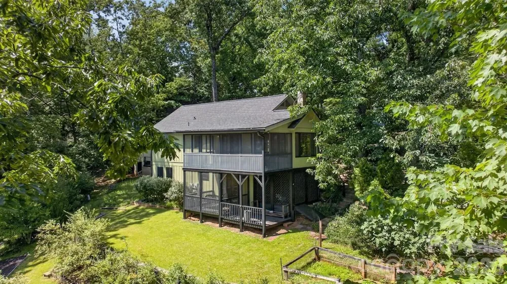 187 Caledonia Road Landrum, SC 29356