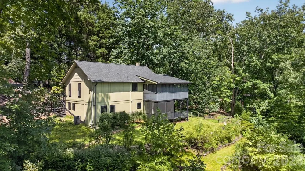 187 Caledonia Road Landrum, SC 29356