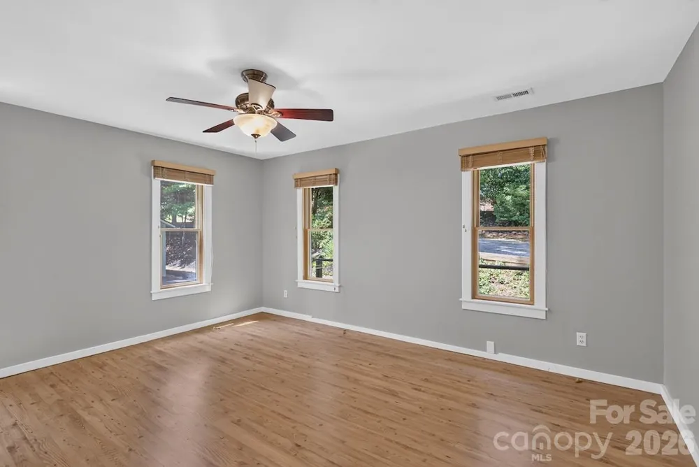 187 Caledonia Road Landrum, SC 29356