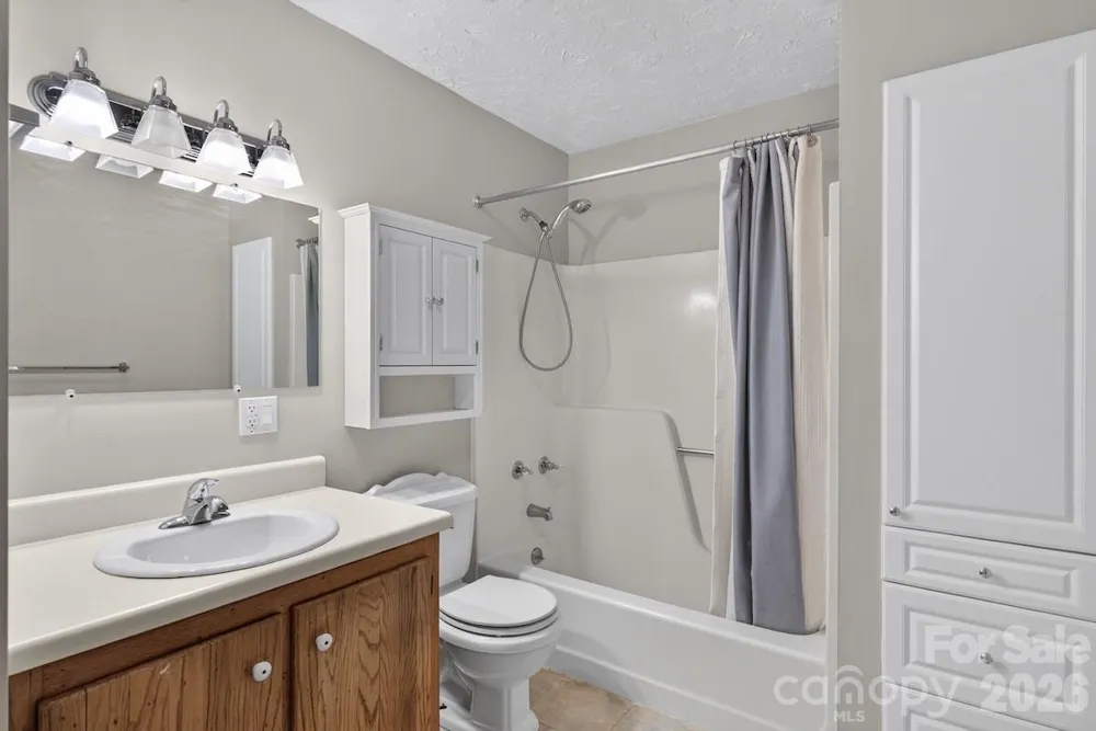 187 Caledonia Road Landrum, SC 29356