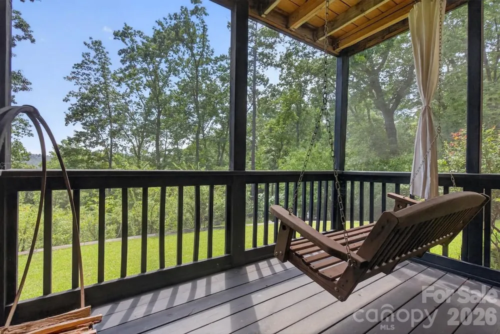 187 Caledonia Road Landrum, SC 29356