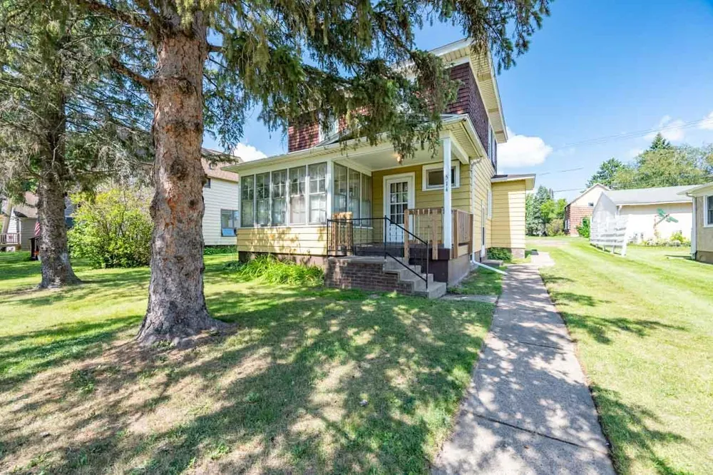 514 W 2nd Avenue Keewatin, MN 55753