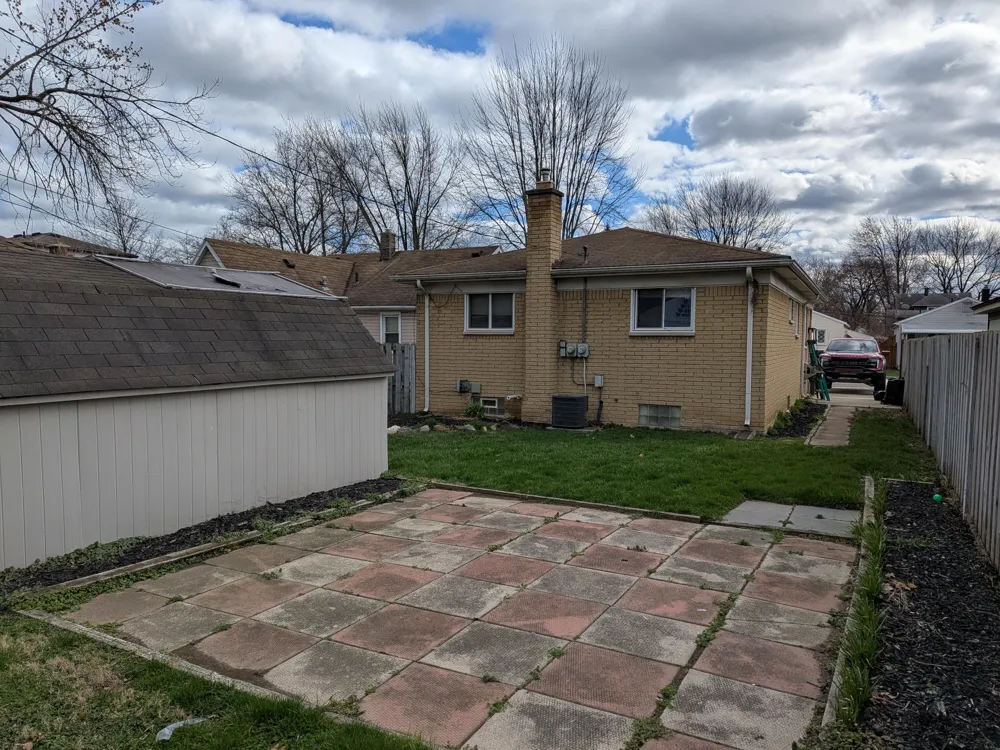 2140 Olive Avenue Lincoln Park, MI 48146