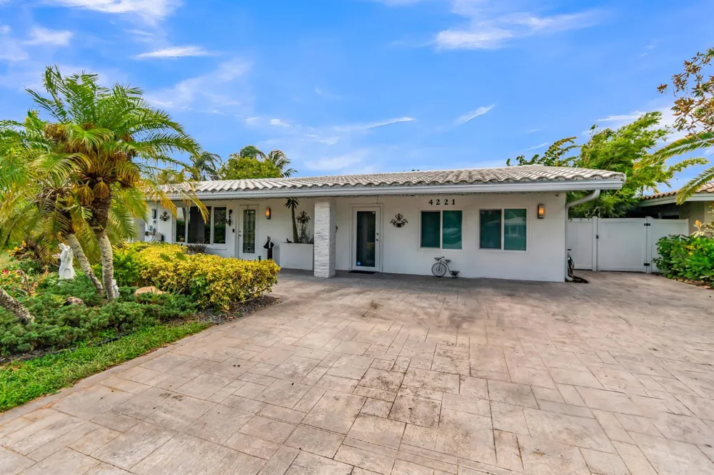4221 NE 16th Avenue Oakland Park, FL 33334