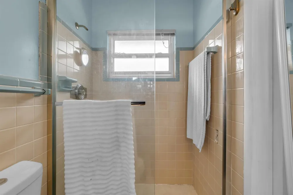 4221 NE 16th Avenue Oakland Park, FL 33334