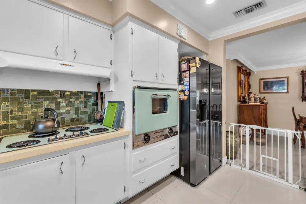 4221 NE 16th Avenue Oakland Park, FL 33334