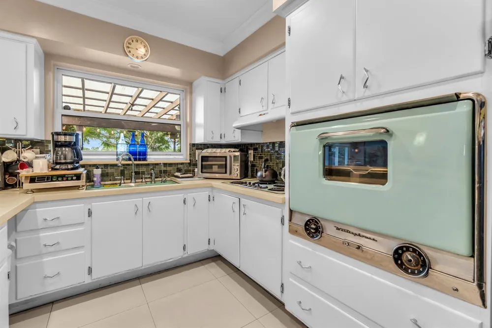 4221 NE 16th Avenue Oakland Park, FL 33334