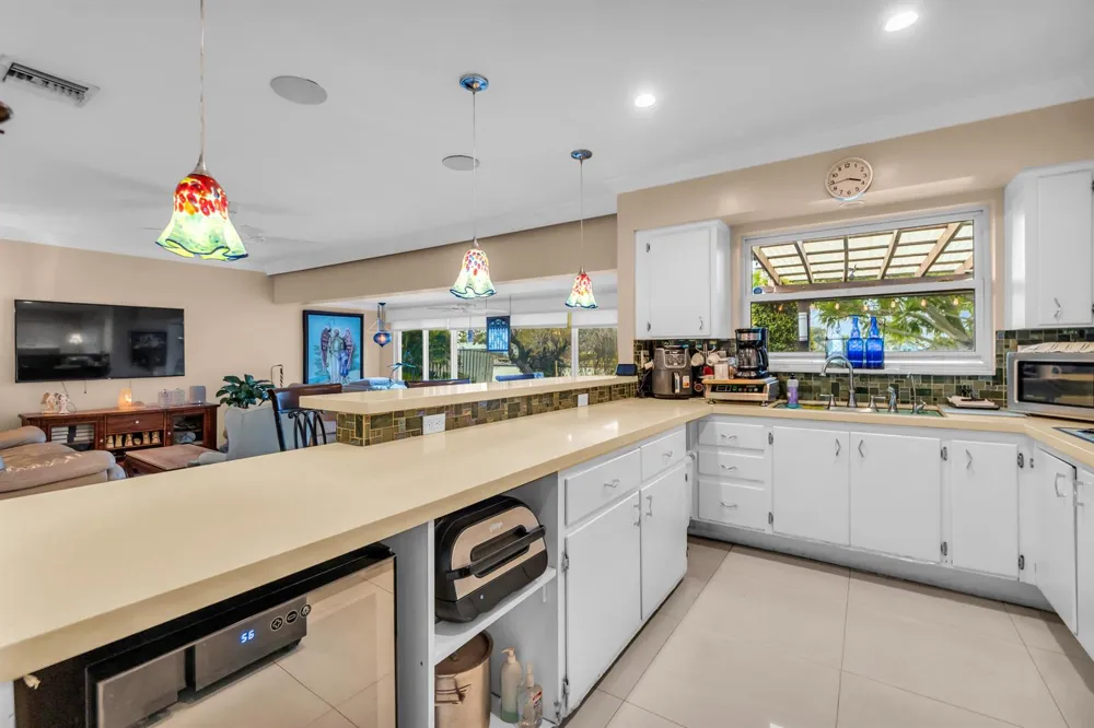 4221 NE 16th Avenue Oakland Park, FL 33334