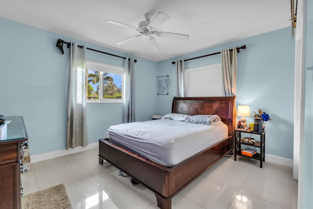 4221 NE 16th Avenue Oakland Park, FL 33334