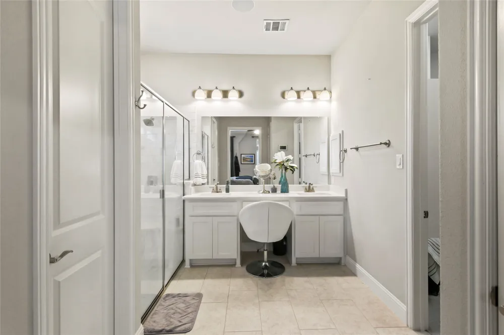 12505 Amesbury Way Farmers Branch, TX 75234