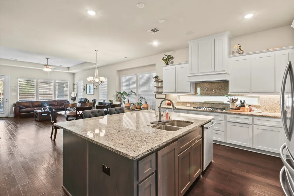 12505 Amesbury Way Farmers Branch, TX 75234