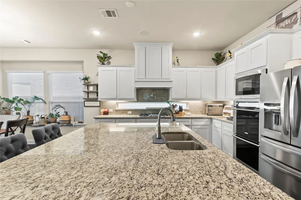12505 Amesbury Way Farmers Branch, TX 75234