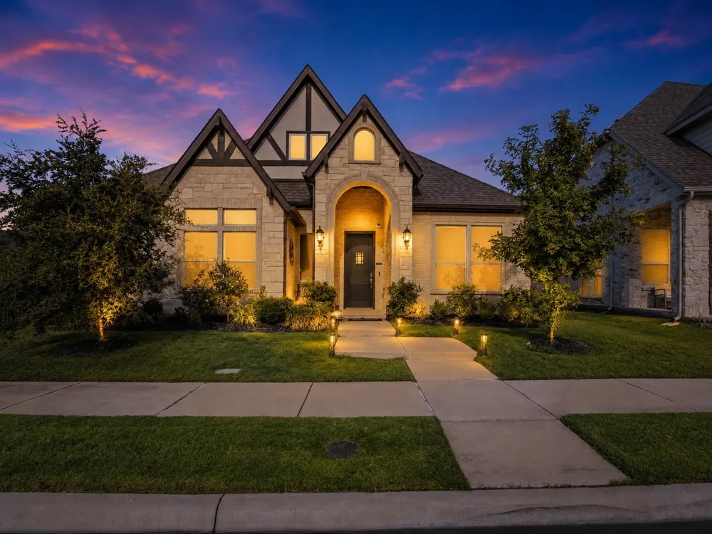 12505 Amesbury Way Farmers Branch, TX 75234