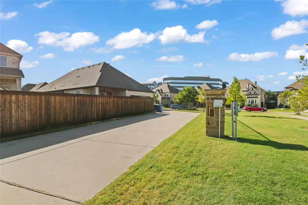 12505 Amesbury Way Farmers Branch, TX 75234