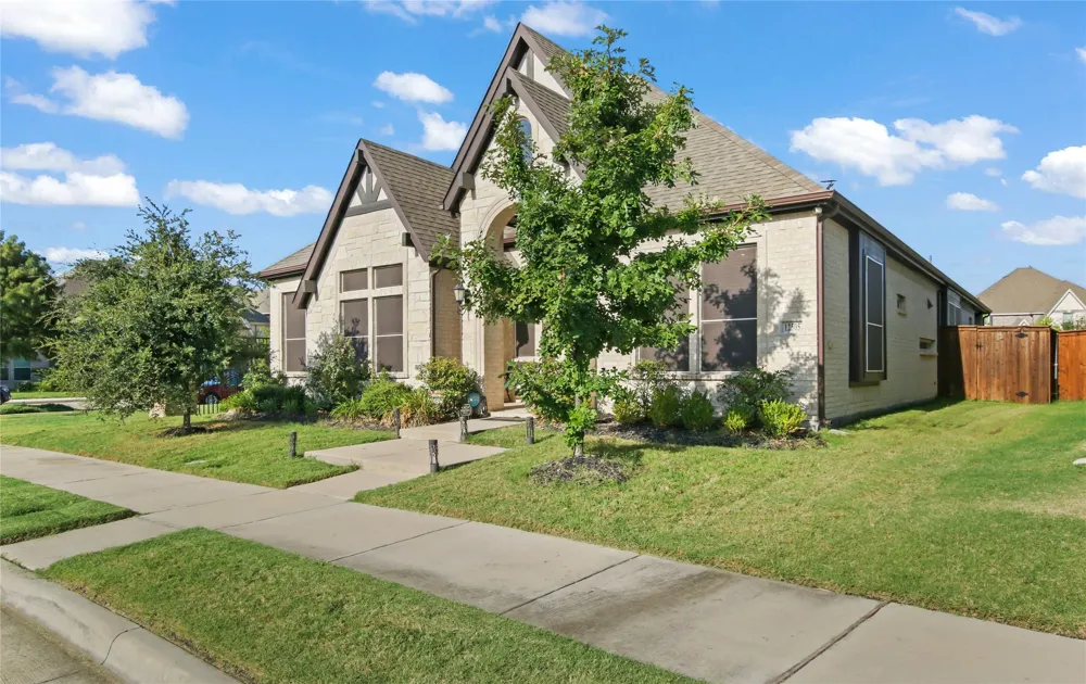 12505 Amesbury Way Farmers Branch, TX 75234