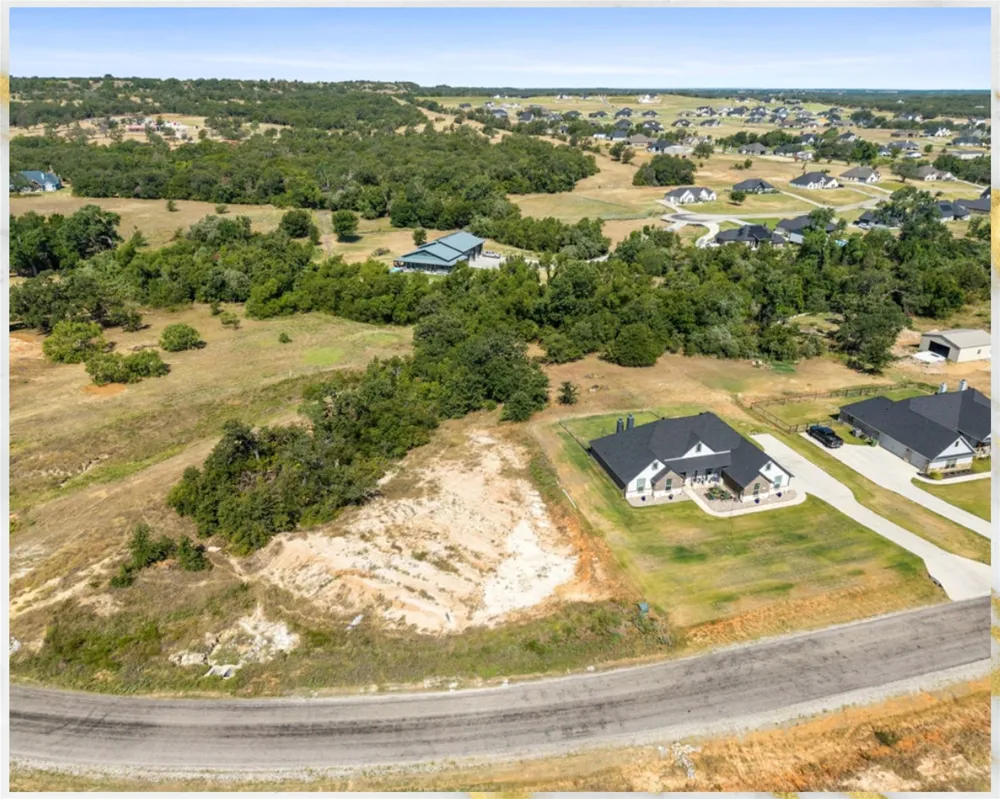 1077 Gonzollas Road Springtown, TX 76082