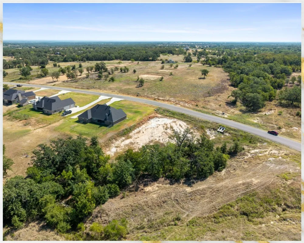 1077 Gonzollas Road Springtown, TX 76082