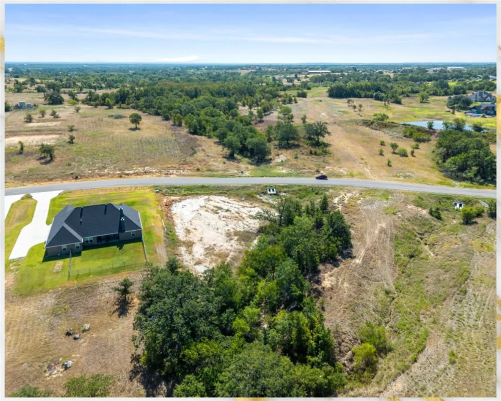 1077 Gonzollas Road Springtown, TX 76082