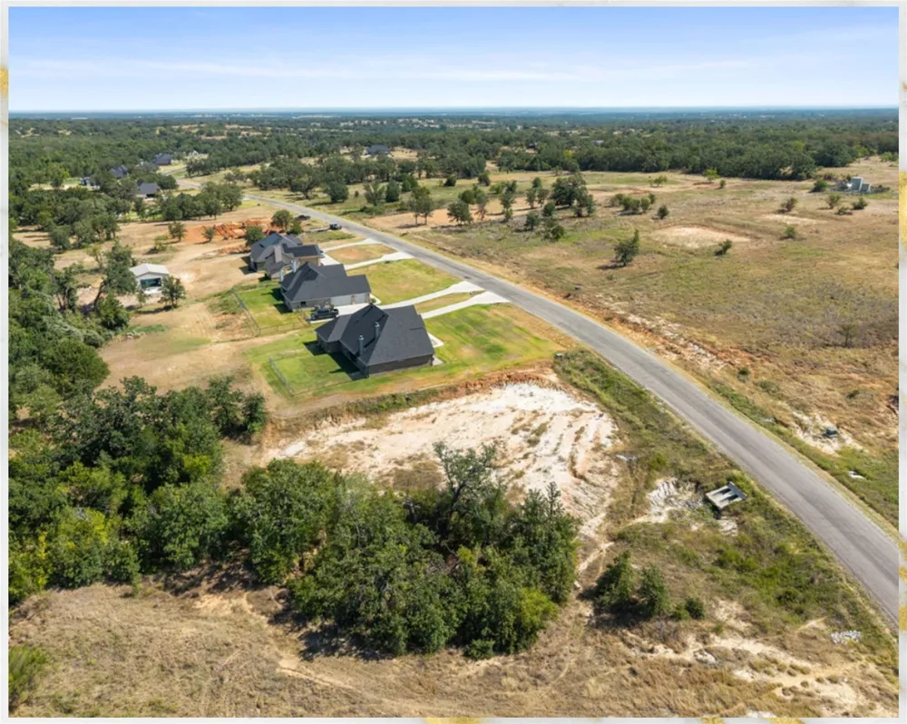 1077 Gonzollas Road Springtown, TX 76082