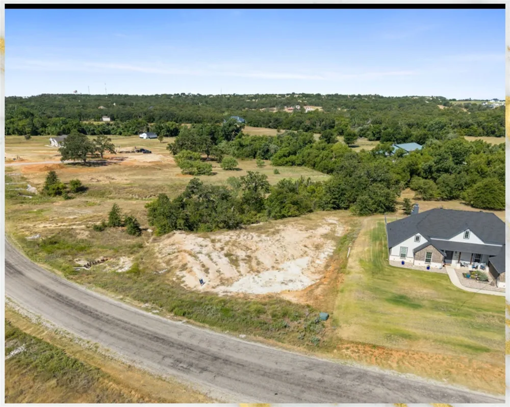 1077 Gonzollas Road Springtown, TX 76082