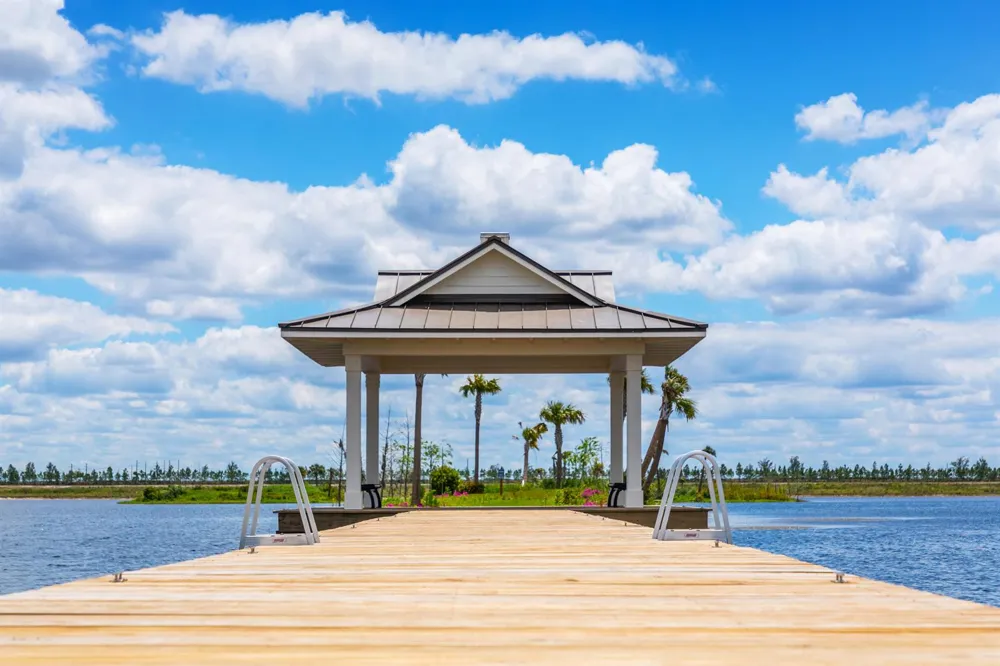 1000 Sterling Pine Place Loxahatchee, FL 33470