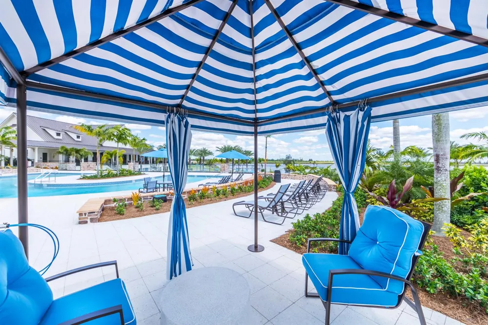1000 Sterling Pine Place Loxahatchee, FL 33470