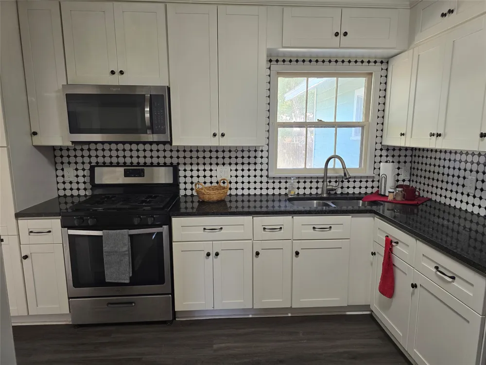Address Not Shown Thorndale, TX 76577