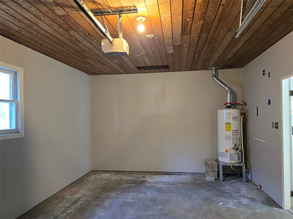 Address Not Shown Thorndale, TX 76577