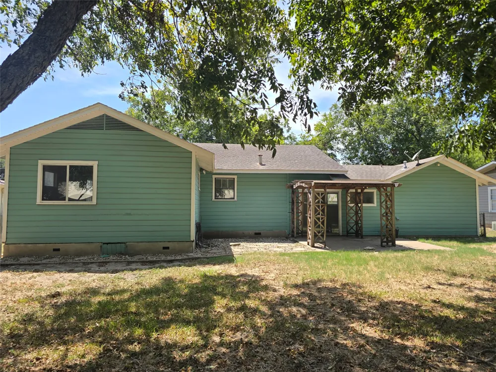 Address Not Shown Thorndale, TX 76577