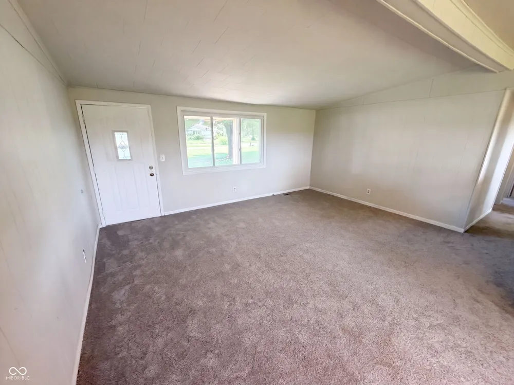 2584 E Phylbeck Avenue Terre Haute, IN 47805