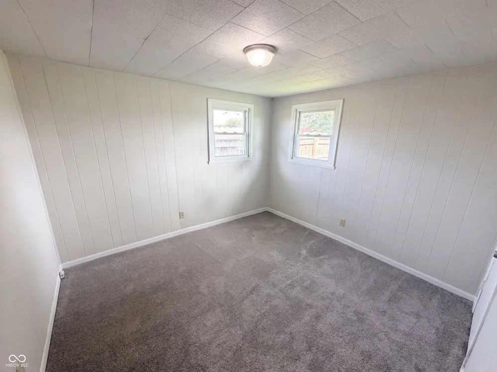 2584 E Phylbeck Avenue Terre Haute, IN 47805
