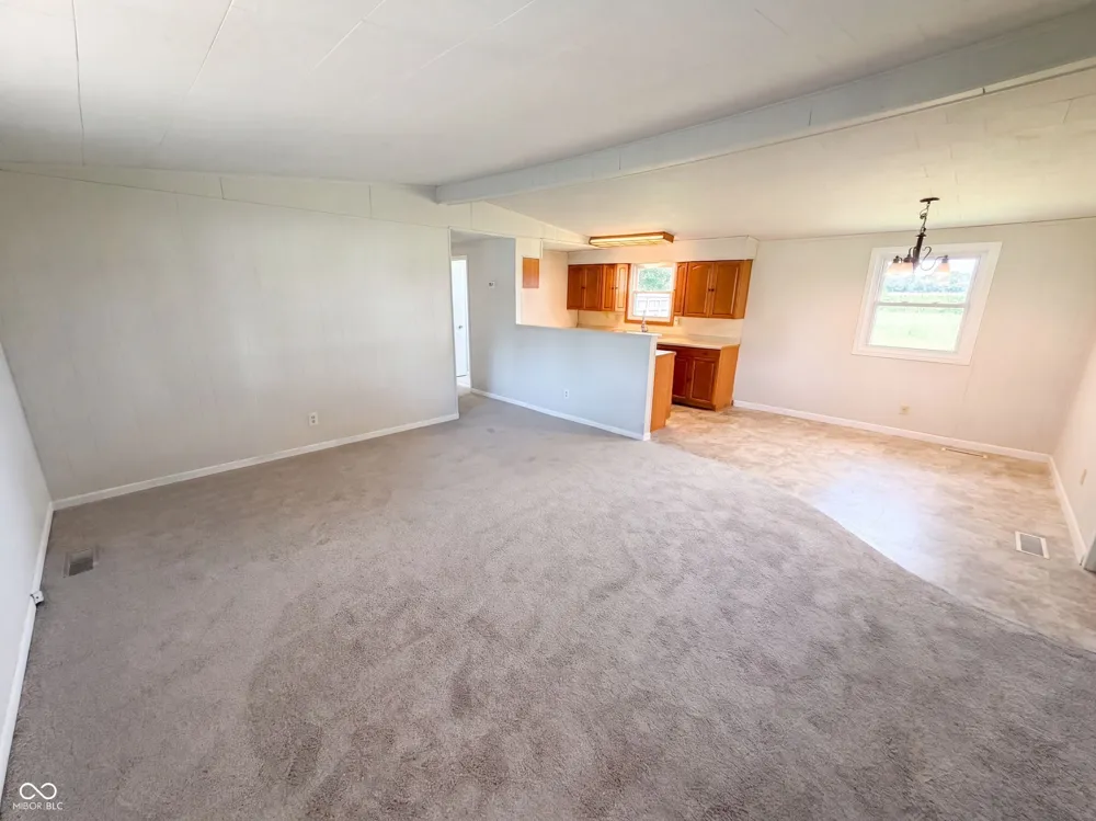 2584 E Phylbeck Avenue Terre Haute, IN 47805