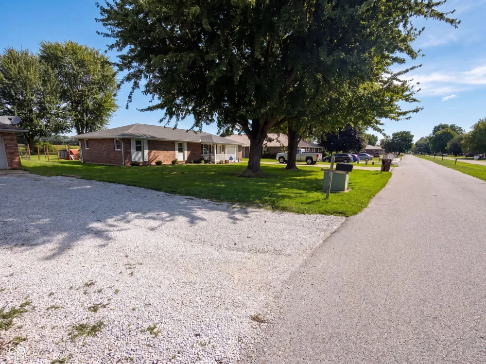 2584 E Phylbeck Avenue Terre Haute, IN 47805