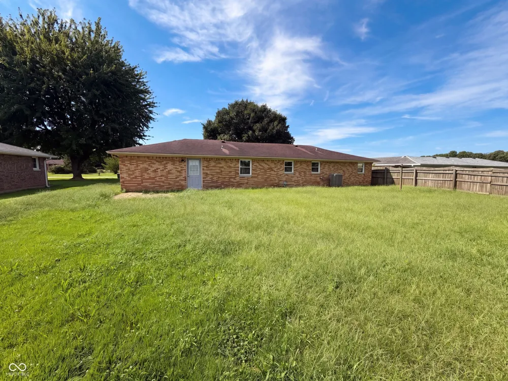 2584 E Phylbeck Avenue Terre Haute, IN 47805