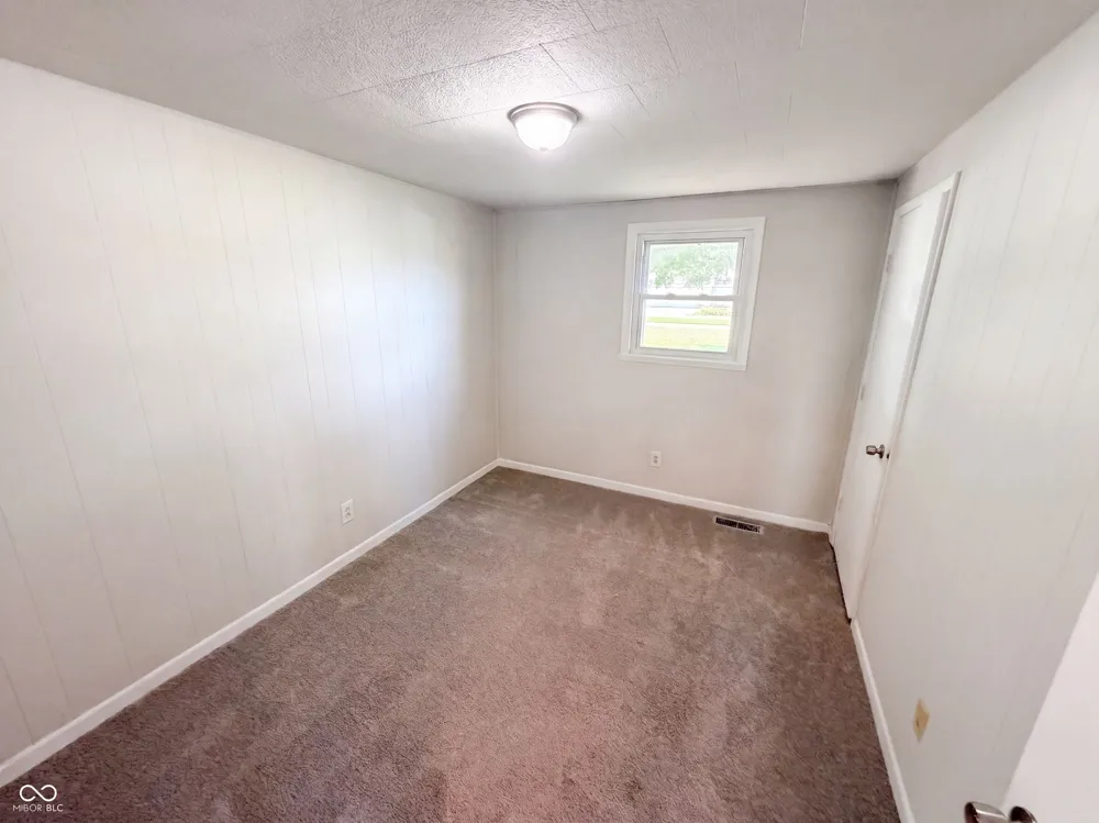 2584 E Phylbeck Avenue Terre Haute, IN 47805