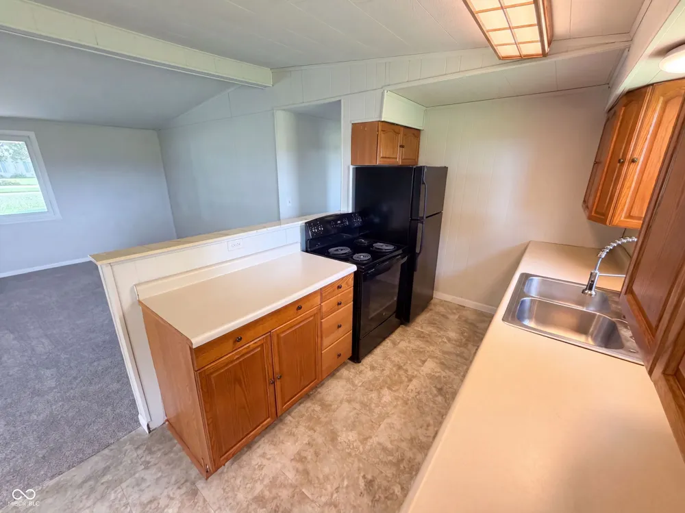 2584 E Phylbeck Avenue Terre Haute, IN 47805