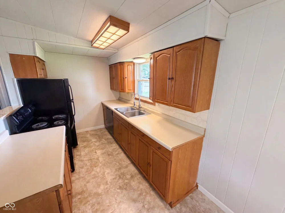 2584 E Phylbeck Avenue Terre Haute, IN 47805