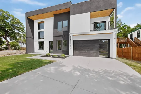 2304 Bonnie View Road