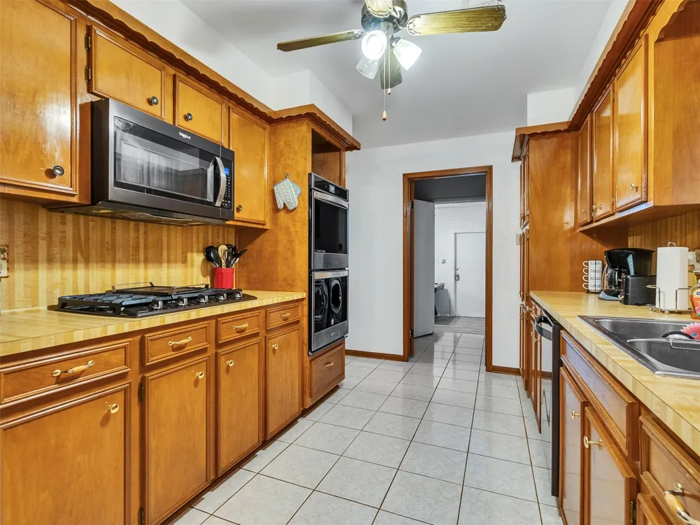 4002 Thistledown Drive Pasadena, TX 77504