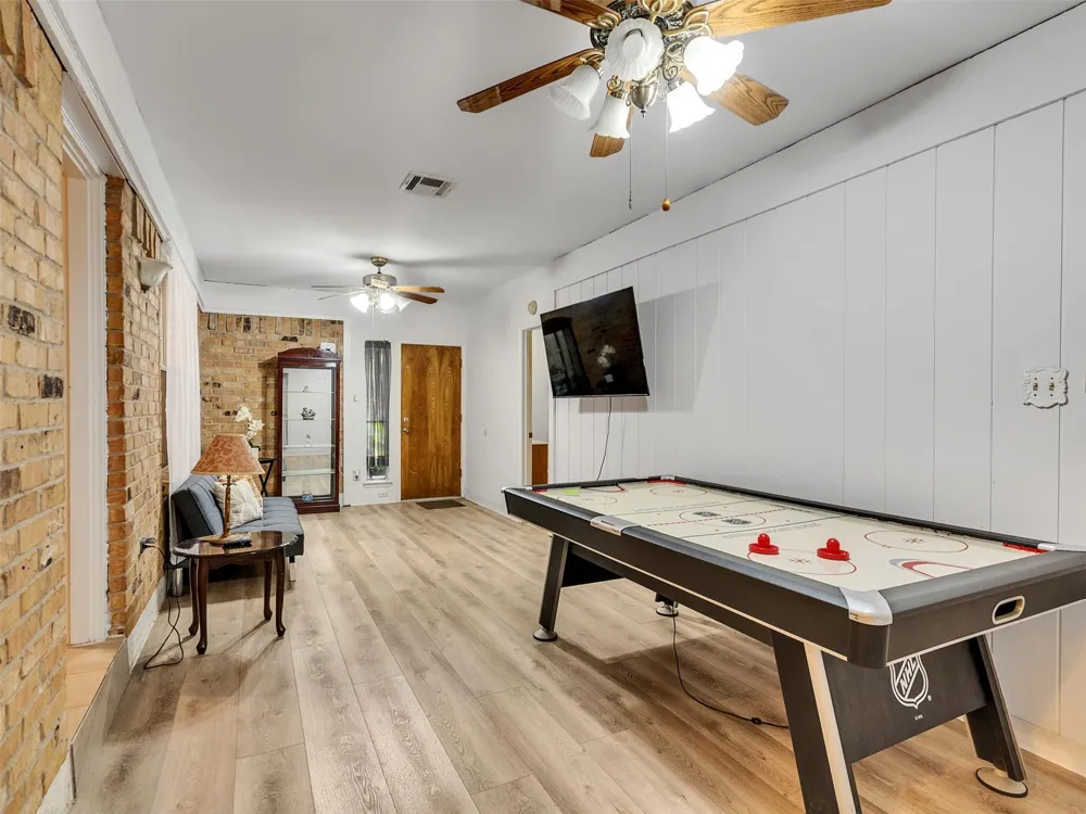 4002 Thistledown Drive Pasadena, TX 77504