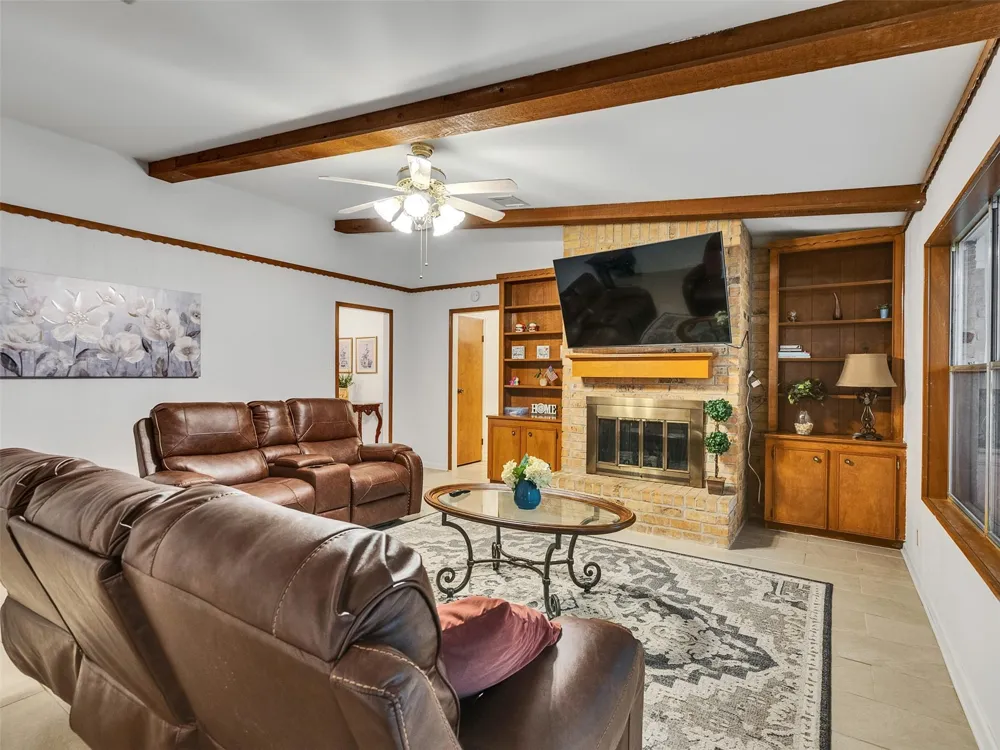 4002 Thistledown Drive Pasadena, TX 77504