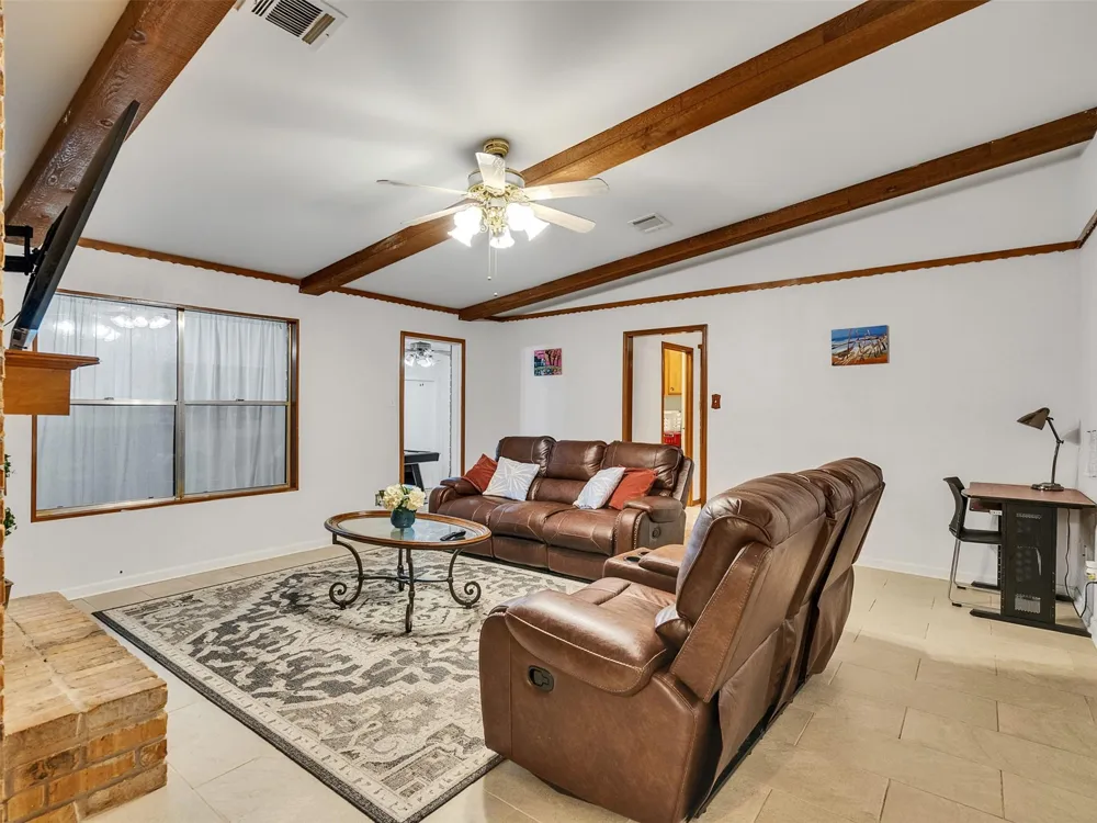 4002 Thistledown Drive Pasadena, TX 77504