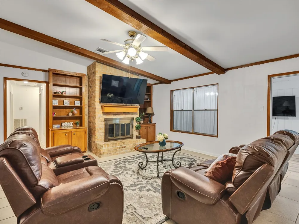 4002 Thistledown Drive Pasadena, TX 77504