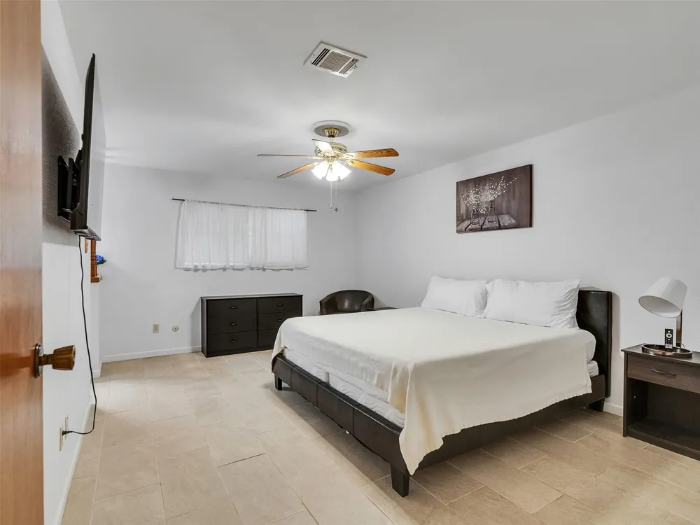 4002 Thistledown Drive Pasadena, TX 77504