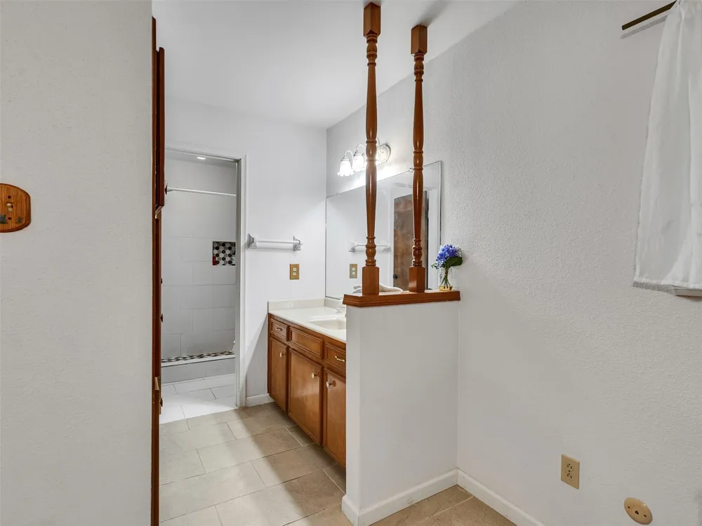4002 Thistledown Drive Pasadena, TX 77504