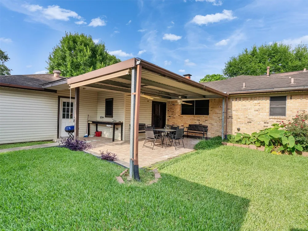 4002 Thistledown Drive Pasadena, TX 77504